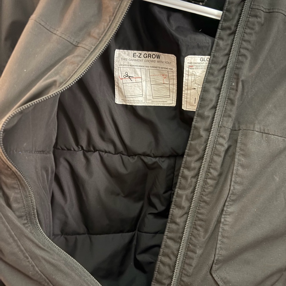 The North Face Black toddler Snowsuit - Picture 9 of 9